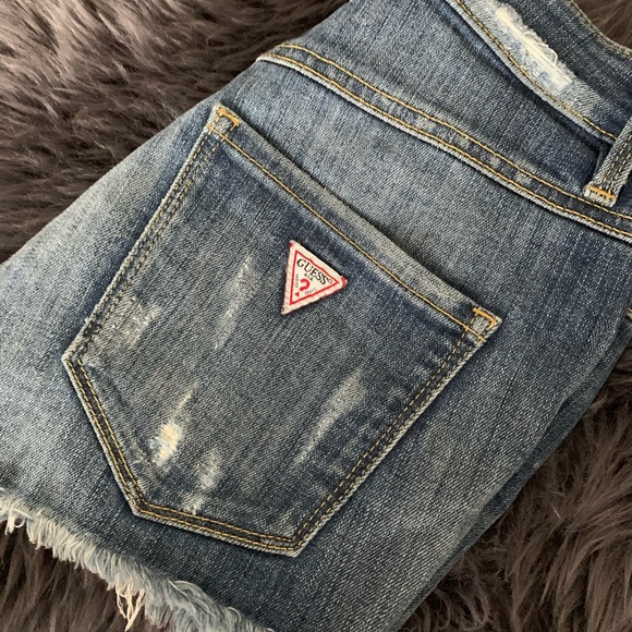 GUESS DENIM SHORTS - Picture 2 of 5